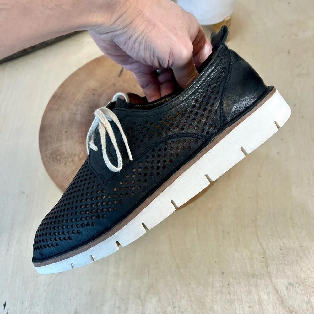 Trask | Lena Perforated Leather Sneakers Size 38/7.5 - Picture 14 of 16